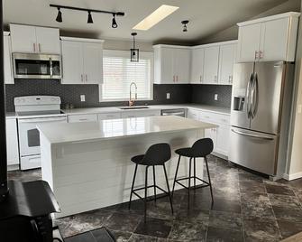 House near Mt Hood and Columbia River - Boring - Kitchen