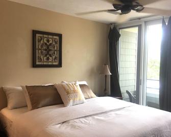Best Location - 2bd Waterfront #6 (1 Nt Min - Instant Reserve - Checkin Anytime) - Grand Haven - Bedroom