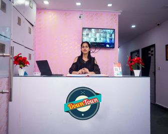 Hotel Downtown - New Delhi - Front desk