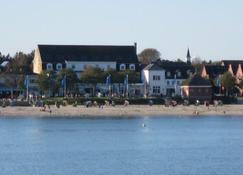Kurhaus Hotel - Wyk auf Fohr - Gebouw