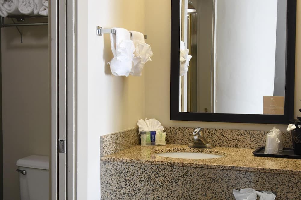 Sky Harbor Airport Inn