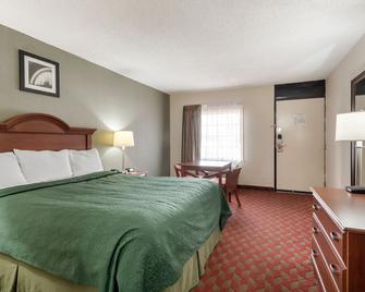Quality Inn Huntington - Huntington - Bedroom