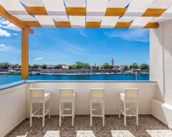 B&b Giardin Exclusive Rooms And Suite - Zadar - Balcón