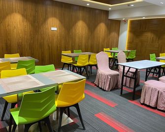 The Byke Delotel - Bombay - Restaurante