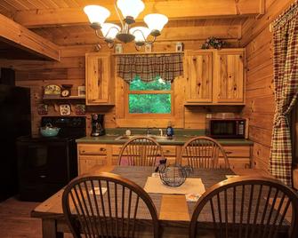 Acorn Cabin near Ash Cave - Creola - Cocina