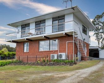 Beach House at Quiet Corner - Adventure Bay - Edificio