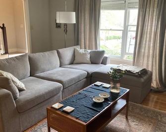 Beautiful Raleigh Townhouse for up to 6 month rental or shorter stays - Raleigh - Wohnzimmer