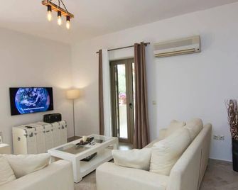 Selinitsa Stone Home - Mani's Private Pool Retreat - Agios Nikolaos - Living room