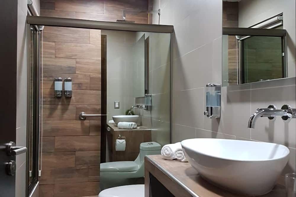 Remfort Hotel - סנטה אנה - חדר רחצה