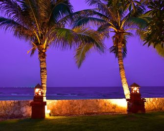 Sea Memories White Sand Beach Hotel - Hua Hin