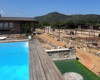 Les Chalets De Tesa - Monticello - Zwembad