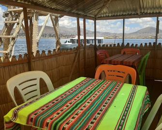 Uros Lodging & Experience - Puno - Restaurant