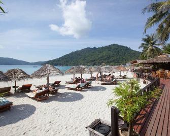 Bubu Long Beach Resort - Kecil - Beach