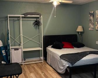 Pet-Friendly 1br Sarasota Florida Vacation Rental, Patio, Near Beaches, 2 Guests - Sarasota - Chambre
