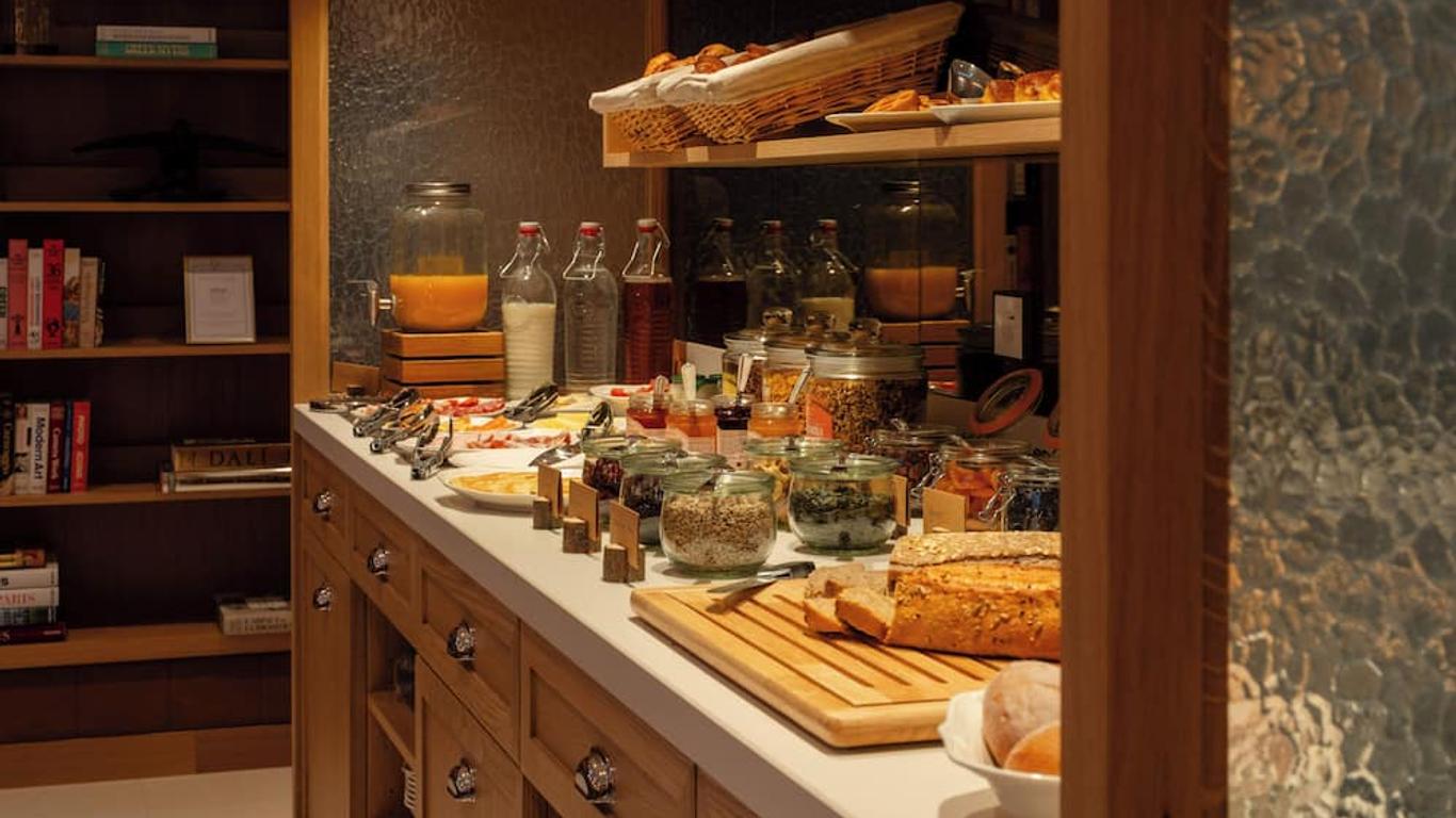 9 ホテル チェルトン