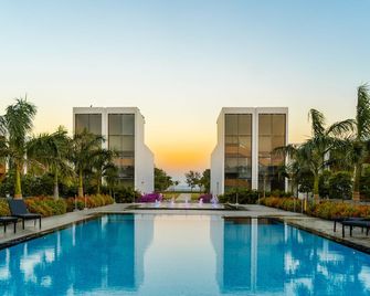 The Shore Trishvam - Pondicherry - Pool