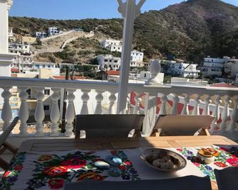 Traditional House of Diafani - Diafoni - Balcón