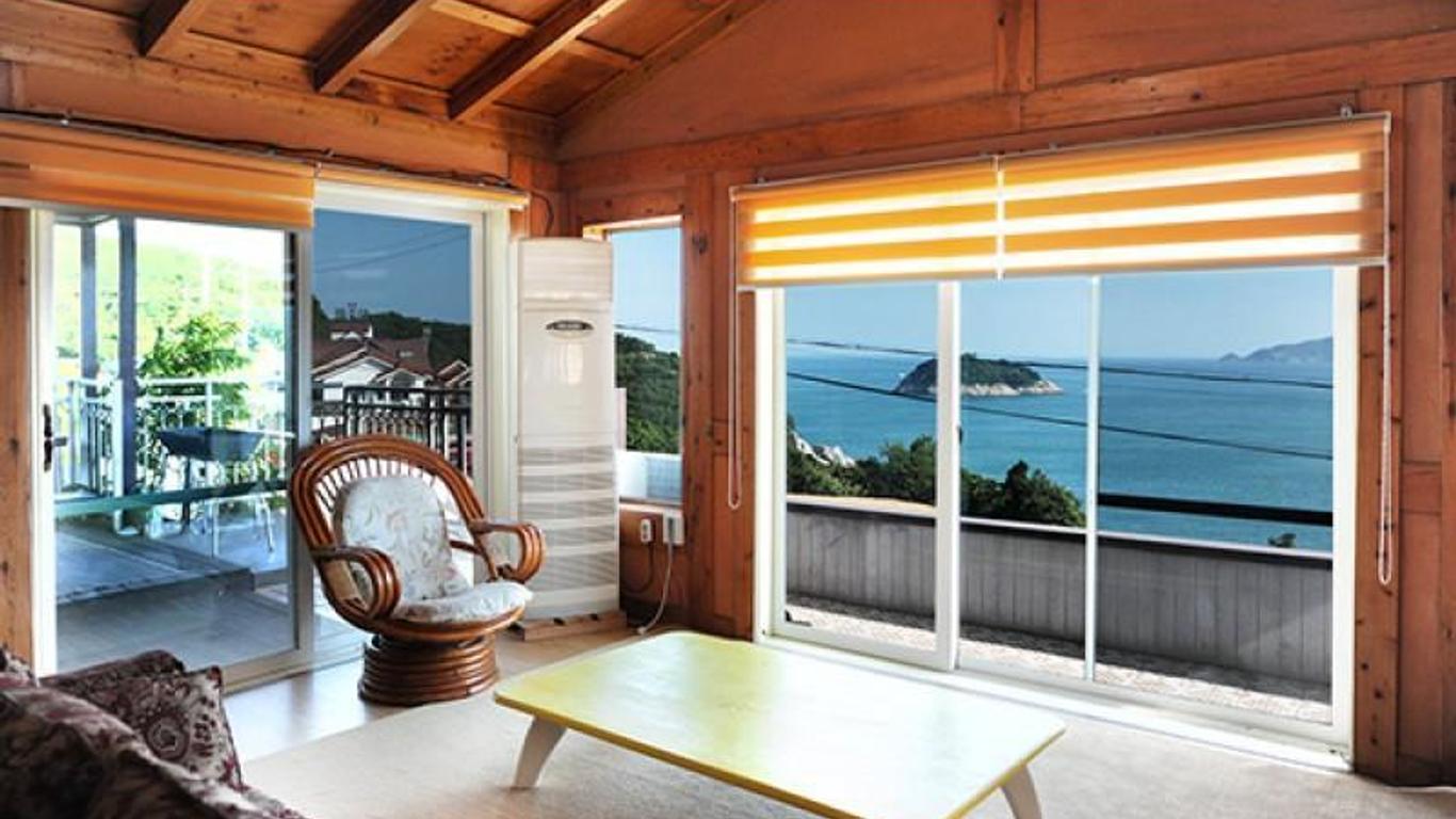 Geojedo Sumireu Pension