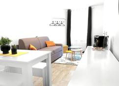 Résidence La Cocarde, Suites type Appartements - Bourges - Wohnzimmer