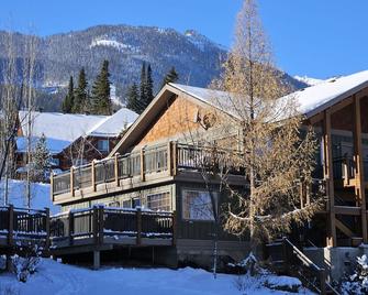 Modern Mountain Retreat - Private Hot Tub with Views - Golden - Building