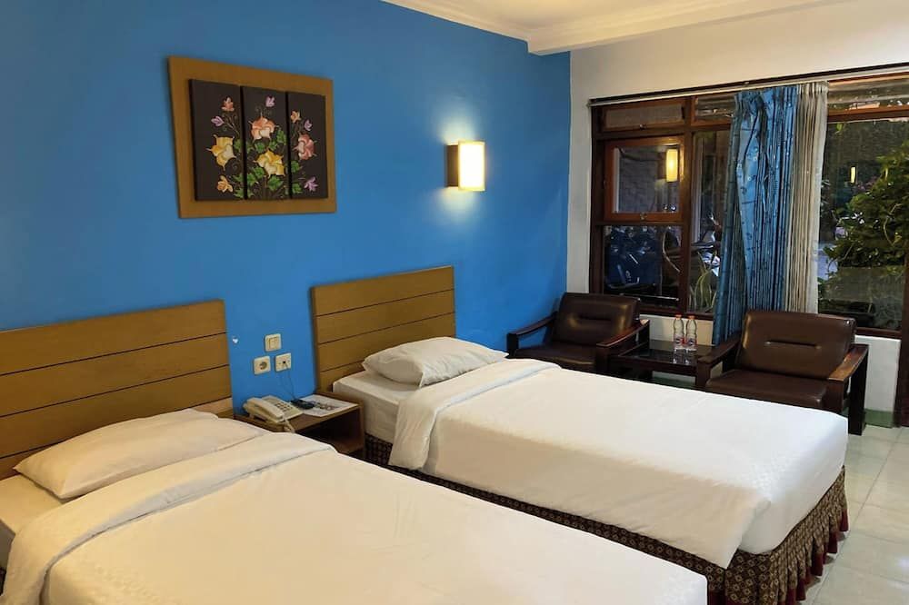 Hotel Lestari Near Lippo Plaza Mall Jember - Jember - Slaapkamer