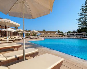 Sun Beach Resort - Ialysos - Piscina