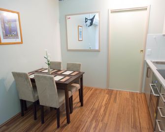 Westside Studio Apartments - Armidale - Dining room
