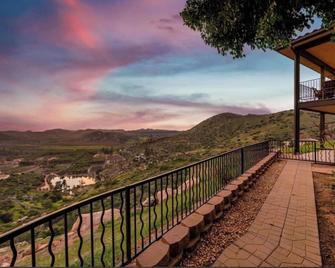 Breathtaking Retreat - Escondido - Balcony