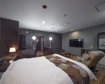 هوتل نواه ريزورت ساكورانوميا - لبالغيس فقط - أوساكا - غرفة نوم