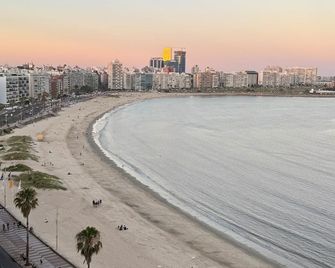 Frente a la Playa Pocitos! - Montevideo - Playa