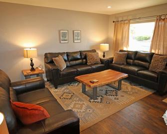 Casa Excellente - Great house for up to 16 guests - Carlsbad - Living room
