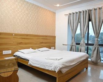 Hotel Priyanka International - Āsansol - Bedroom