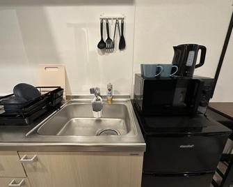Osaka Tani House - Osaka - Kitchen