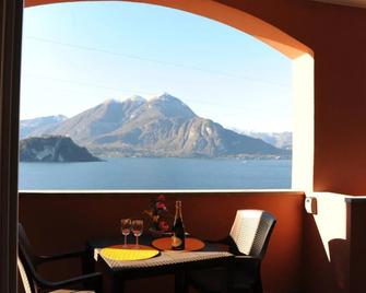 New Apartment Lake 12 - Varenna - Balcony