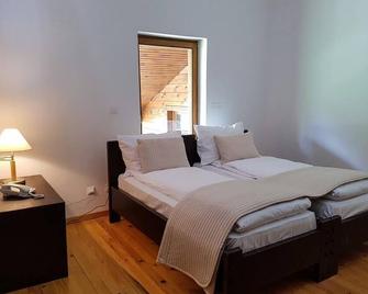 Holiday in the forest with beautiful view of the city of Sarajevo - Sarajevo - Bedroom