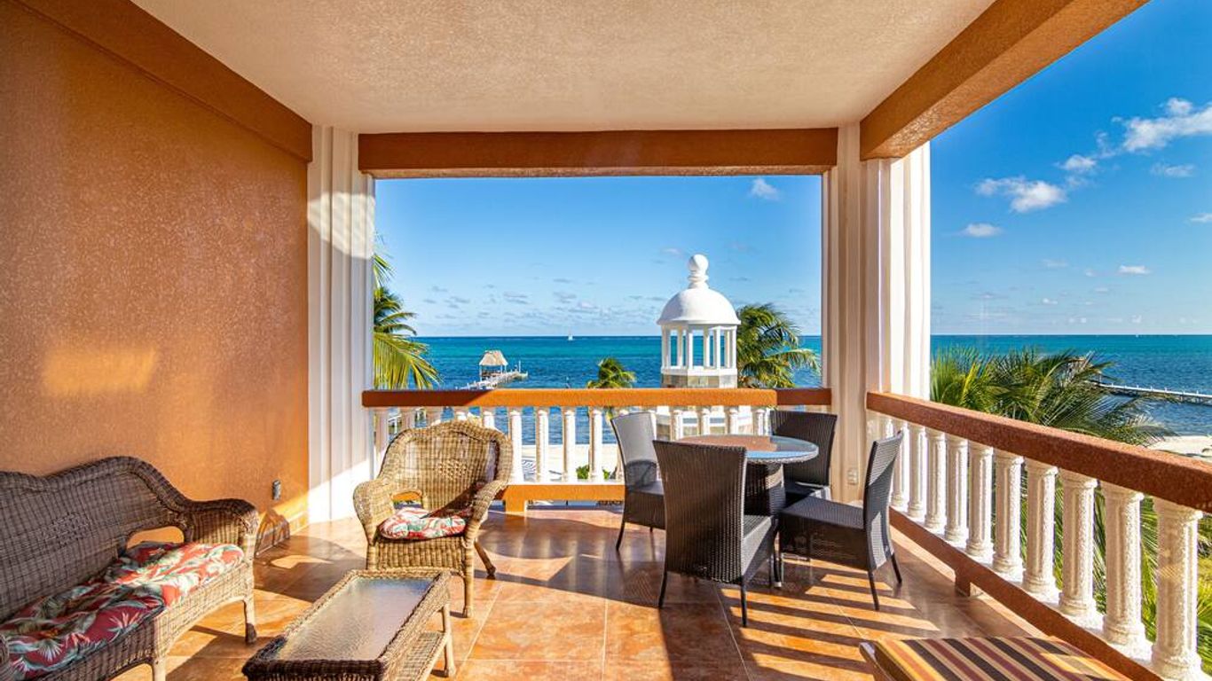 Lighthouse Beach Villas