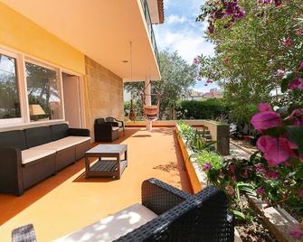 Ocean's House - Parede - Patio