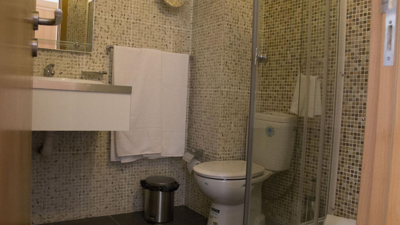 Vivi Hotel