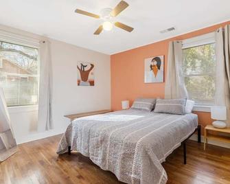 70s Boho Near Zoo & Liberty Bowl! - Memphis - Kamar Tidur