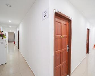 Jma Ferringhi Beach Hotel - Batu Ferringhi - Flur