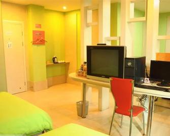 Xinshidai Business Hotel - Yichang