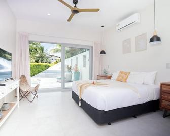 Mama Taras Luxury Villa - Ngatangiia - Bedroom