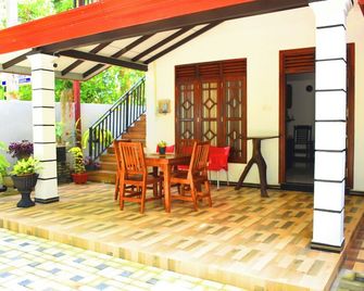 Sasanda Villa and Yala Safari Place - Tissamaharama - Patio
