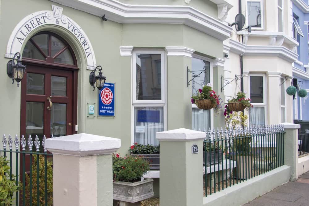 ألبيرت آند فيكتوريا جيست هاوس - إيستبورن - مبنى