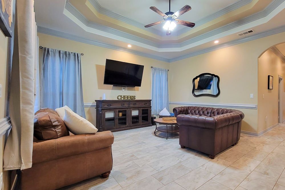 Enchanting house near downtown Dallas! - דאלאס - סלון
