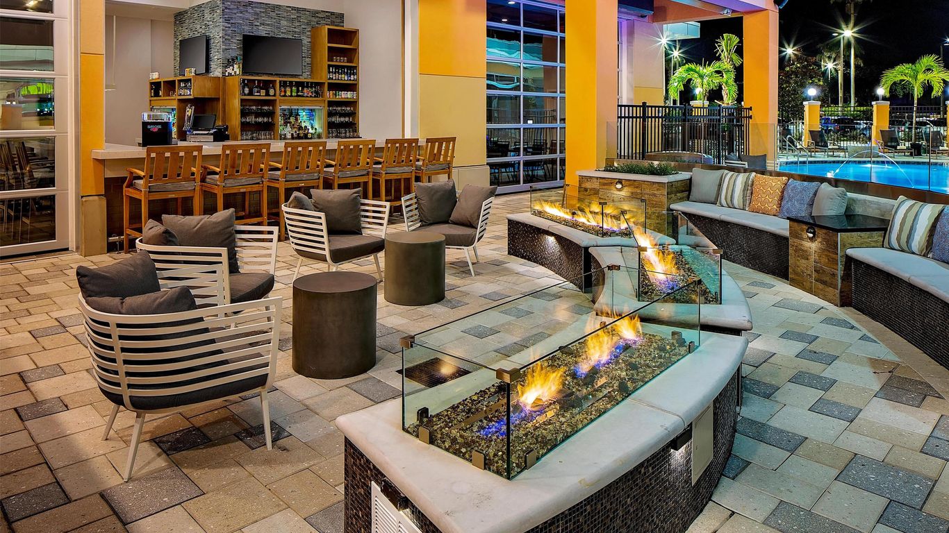 حياة هاوس أكروس فروم يونيفرسال أورلاندو ريزورت