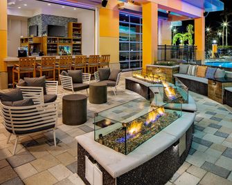 Hyatt House across from Universal Orlando Resort - Orlando - Bar