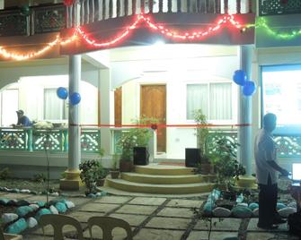 Palm Grove Saud Holiday Complex Hotel - Pagudpud - Bâtiment