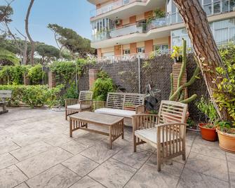 Bonito Apartamento En Gava Mar - Gavà - Patio