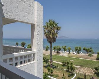 Byron Apartments - Tigaki - Balcon